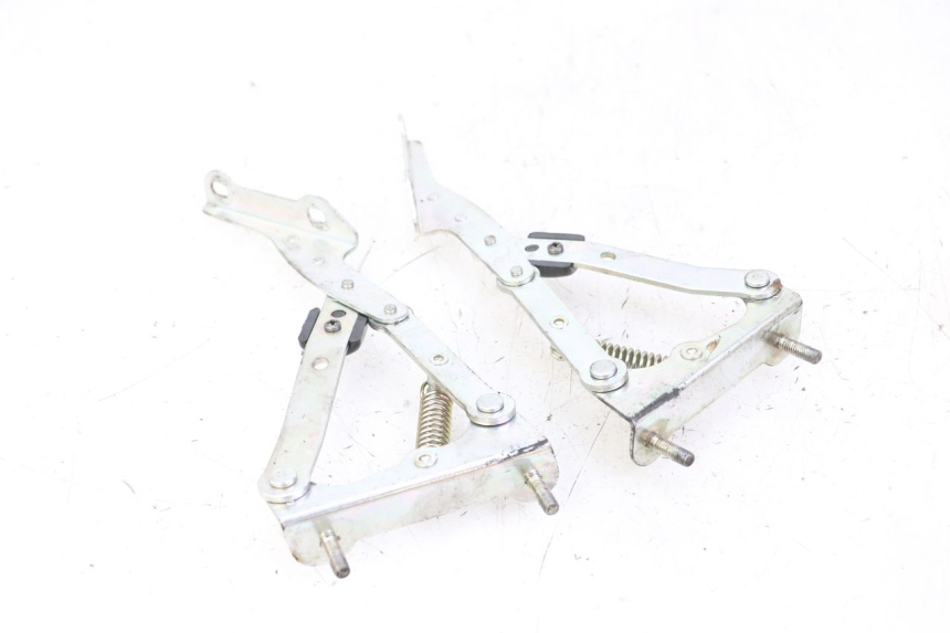 photo de FEDERBEIN HELMFACH PIAGGIO MP3 125 (2006 - 2014) - Zoom auf Gebrauchszustand