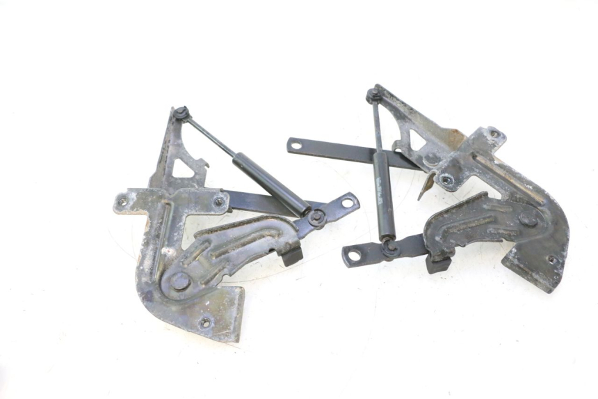 photo de FEDERBEIN HELMFACH PEUGEOT SATELIS 125 (2013 - 2018) - Detailansicht des Bauteils