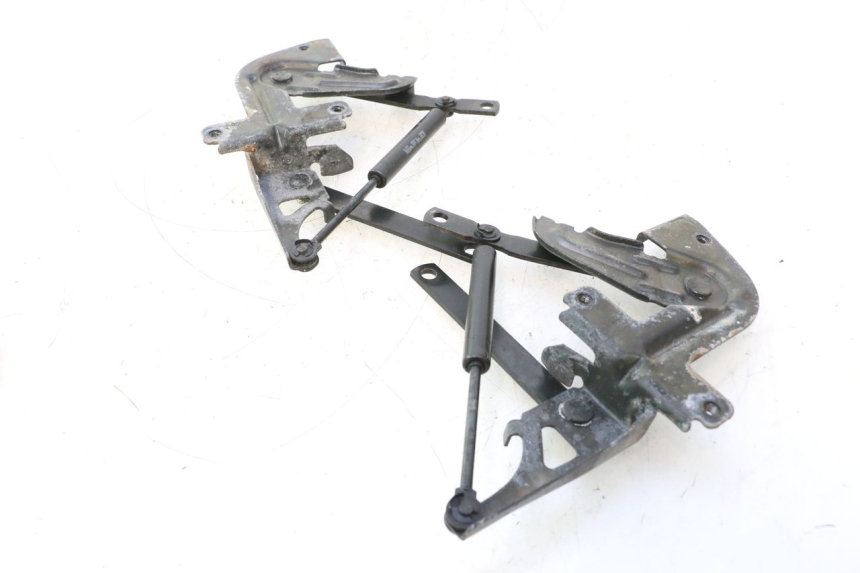 photo de FEDERBEIN HELMFACH PEUGEOT SATELIS 125 (2013 - 2018) - Zoom auf Gebrauchszustand