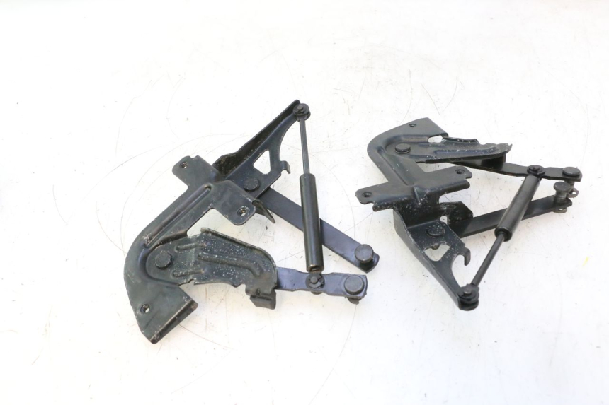 photo de FEDERBEIN HELMFACH PEUGEOT SATELIS 125 (2013 - 2018) - Technische Nahaufnahme