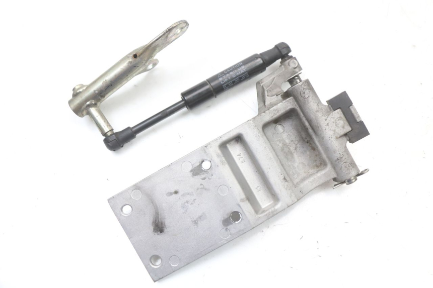 photo de KOFFERRAUMZYLINDER YAMAHA XMAX X-MAX ABS 125 (2017 - 2020) - Detailansicht des Bauteils