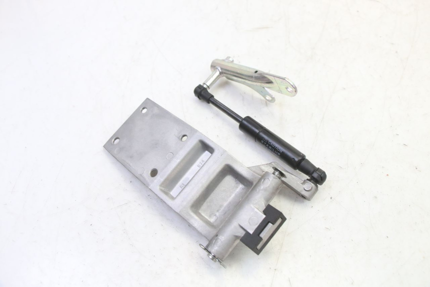 photo de FEDERBEIN HELMFACH YAMAHA XMAX X-MAX 125 (2021 - 2025) - Gesamtansicht des Produkts