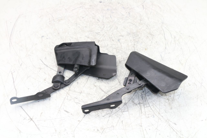 photo de FEDERBEIN HELMFACH PIAGGIO XEVO - X EVO 125 (2010 - 2015) - Detailansicht des Bauteils