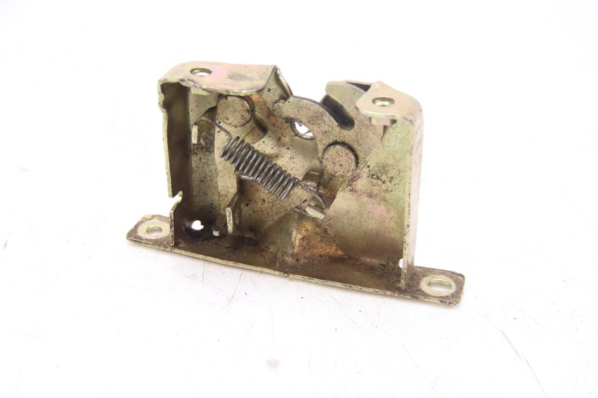 photo de SITZVERRIEGELUNG KEEWAY F-ACT FACT 50 (2006 - 2011) - Zoom auf Gebrauchszustand