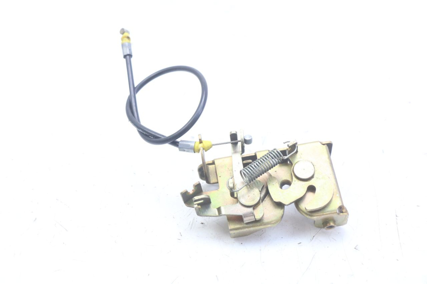 photo de SATTEL SCHLOSS HONDA FES PANTHEON 2T 125 (1998 - 2002) - Hauptansicht