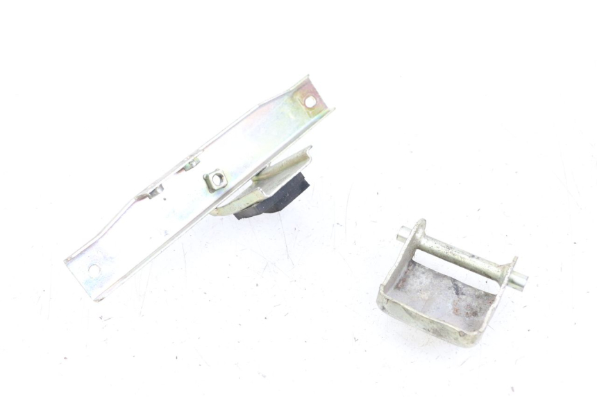 photo de SATTEL SCHLOSS HYOSUNG GTR 125 (2006 - 2008) - Alternative Perspektive