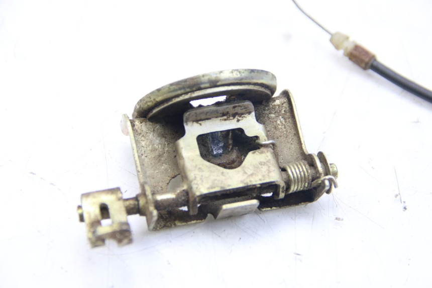 photo de SITZBANKSCHLOSS SYM WOLF SB 125 (2011 - 2018) - Detailansicht des Bauteils