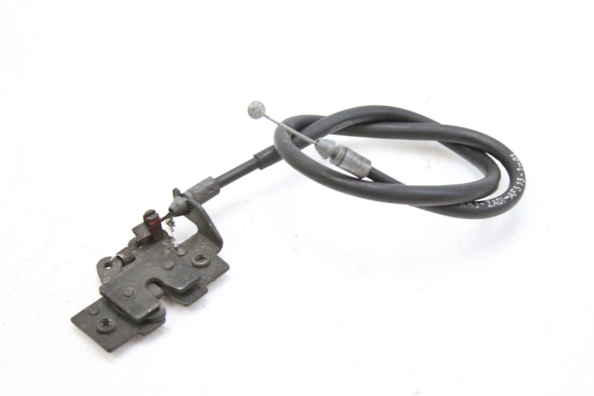 photo de VERRIEGELUNGSKLAPPE HONDA FES PANTHEON 125 (2003 - 2007) - Detailansicht des Bauteils