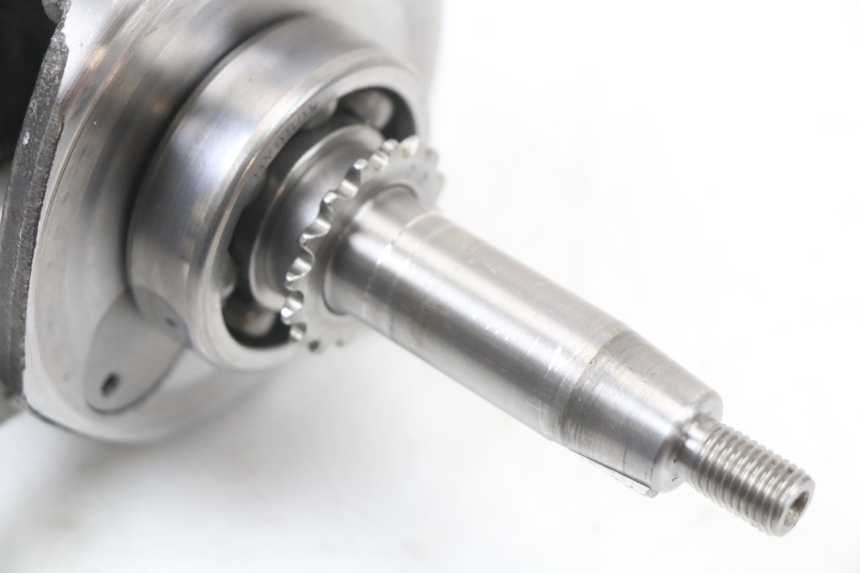 photo de KURBELWELLE APOLLO RFZ 140 - Details der Befestigungspunkte