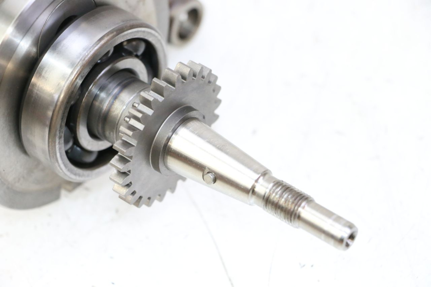 photo de KURBELWELLE PEUGEOT SATELIS 125 (2010 - 2012) - Details der Befestigungspunkte