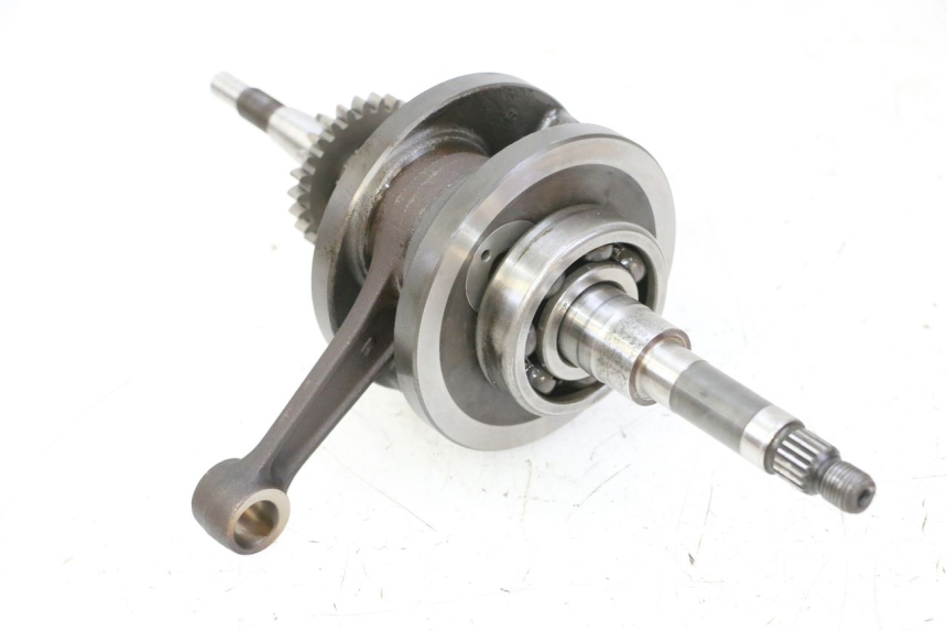 photo de KURBELWELLE PEUGEOT SATELIS 125 (2006 - 2009) - Details der Befestigungspunkte