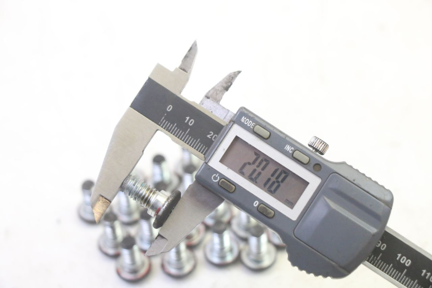 photo de BREMSSCHEIBENSCHRAUBE QUADRO 4 4D 350 (2015 - 2018) - Alternative Perspektive