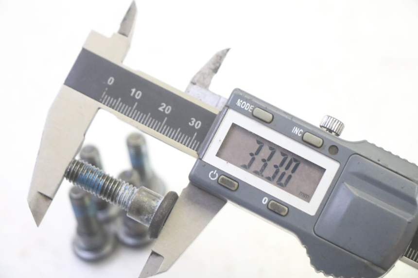 photo de BREMSSCHEIBENSCHRAUBE ADIVA AD3 300 (2014 - 2020) - Alternative Perspektive