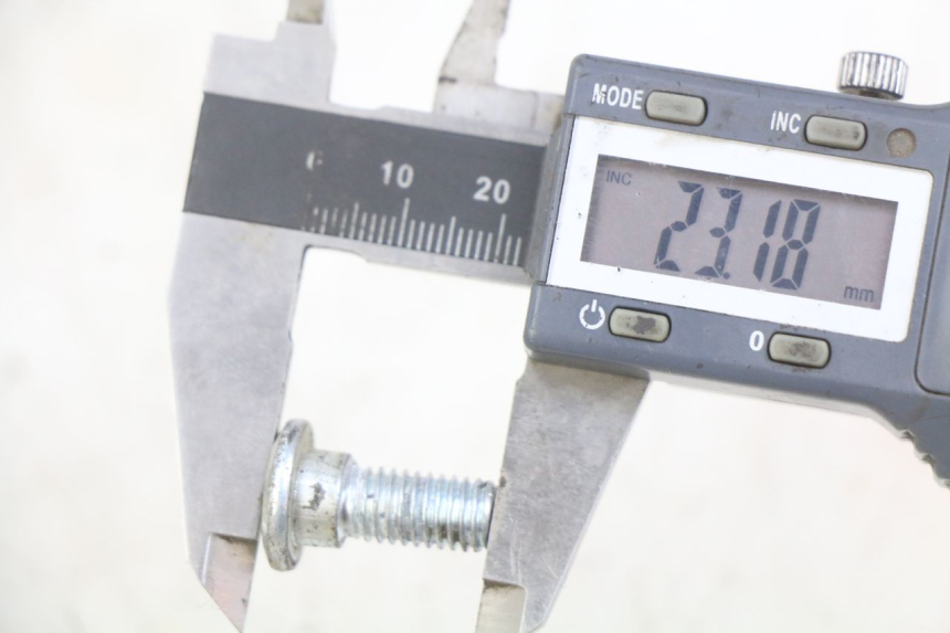 photo de BREMSSCHEIBENBEFESTIGUNGSSCHRAUBE ORION AGB37 CRF1 DIRT BIKE 125 (2013 - 2021) - Zoom auf Gebrauchszustand