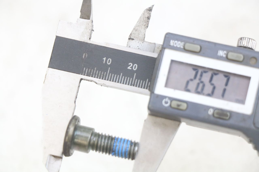 photo de BREMSSCHEIBENBEFESTIGUNGSSCHRAUBE KYMCO AGILITY NAKED RENOUVO 2T 50 (2011 - 2018) - Detailansicht des Bauteils