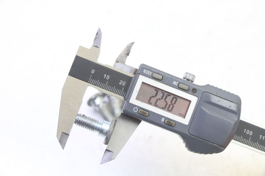 photo de BREMSSCHEIBENSCHRAUBE HYOSUNG GV AQUILA 125 (2000 - 2009) - Alternative Perspektive