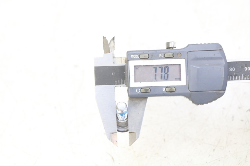 photo de BREMSSCHEIBENBEFESTIGUNGSSCHRAUBE SUZUKI BURGMAN 650 (2002 - 2004) - Detailansicht des Bauteils