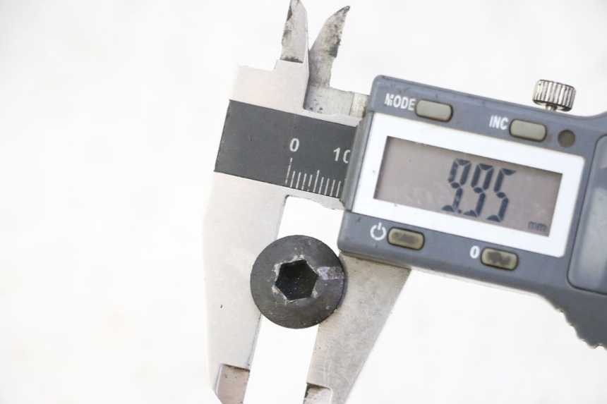 photo de BREMSSCHEIBENSCHRAUBE SUZUKI BURGMAN 125 (2007 - 2014) - Detailansicht des Bauteils