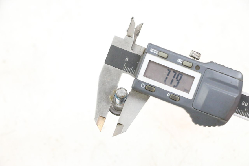 photo de BREMSSCHEIBENSCHRAUBE SUZUKI BURGMAN 650 (2013 - 2020) - Zoom auf Gebrauchszustand