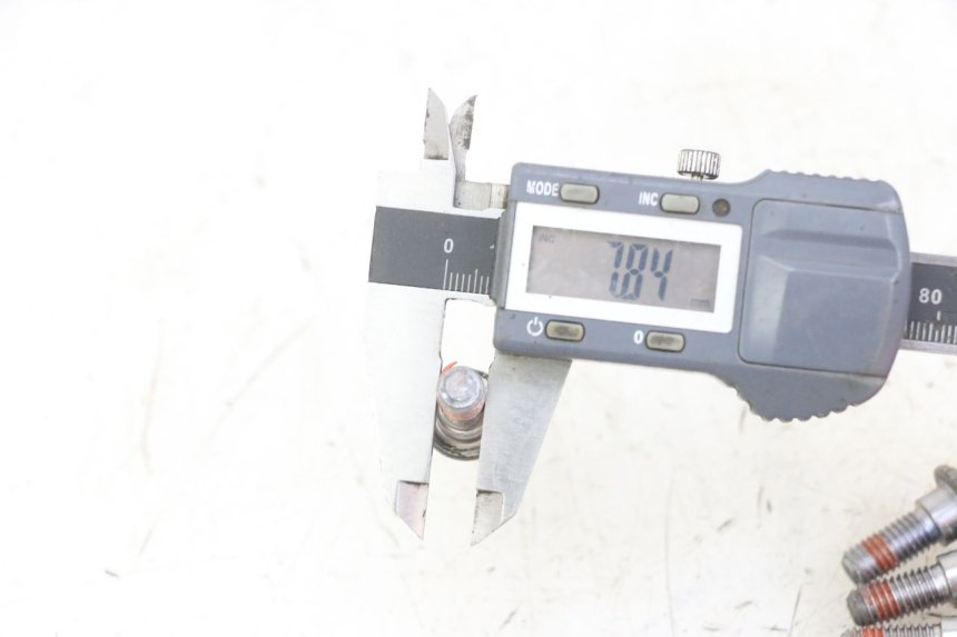 photo de BREMSSCHEIBENSCHRAUBE HONDA CBF 500 (2004 - 2007) - Alternative Perspektive