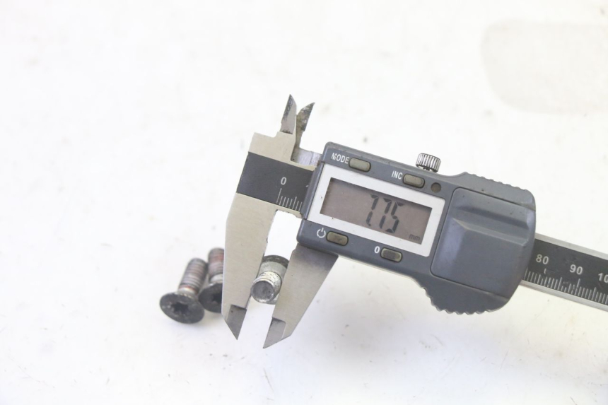 photo de BREMSSCHEIBENSCHRAUBE PEUGEOT CITYSTAR 50 (2013 - 2017) - Oberflächenzustand und Material