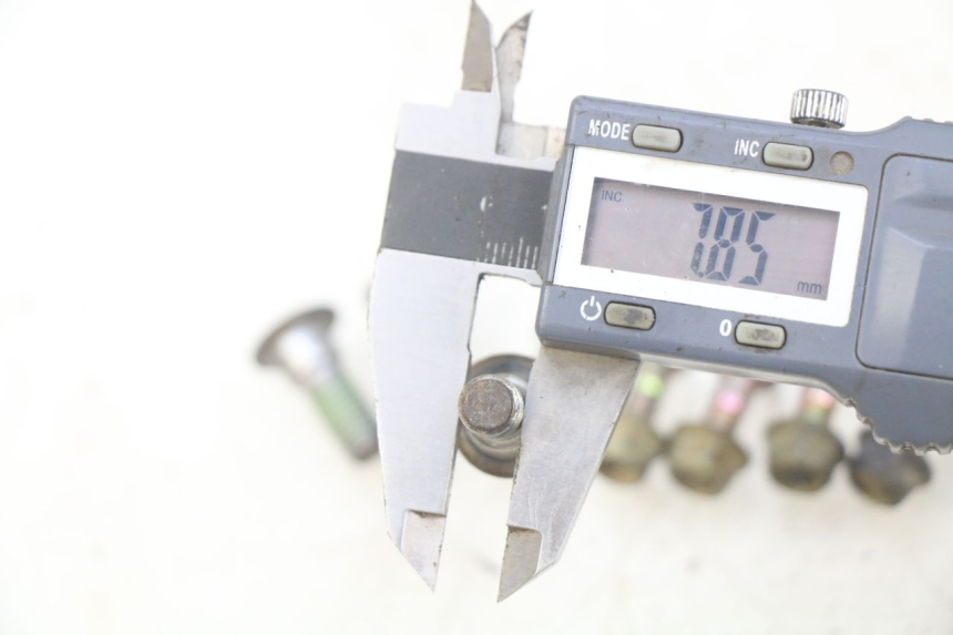 photo de BREMSSCHEIBENBOLZEN HONDA CR 125 (1995 - 1997) - Zoom auf Gebrauchszustand