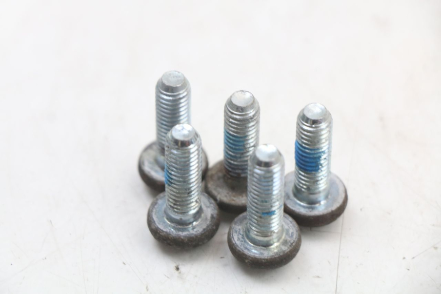 photo de BREMSSCHEIBENBEFESTIGUNGSSCHRAUBE YAMAHA CYGNUS X 125 (2004 - 2007) - Zoom auf Gebrauchszustand