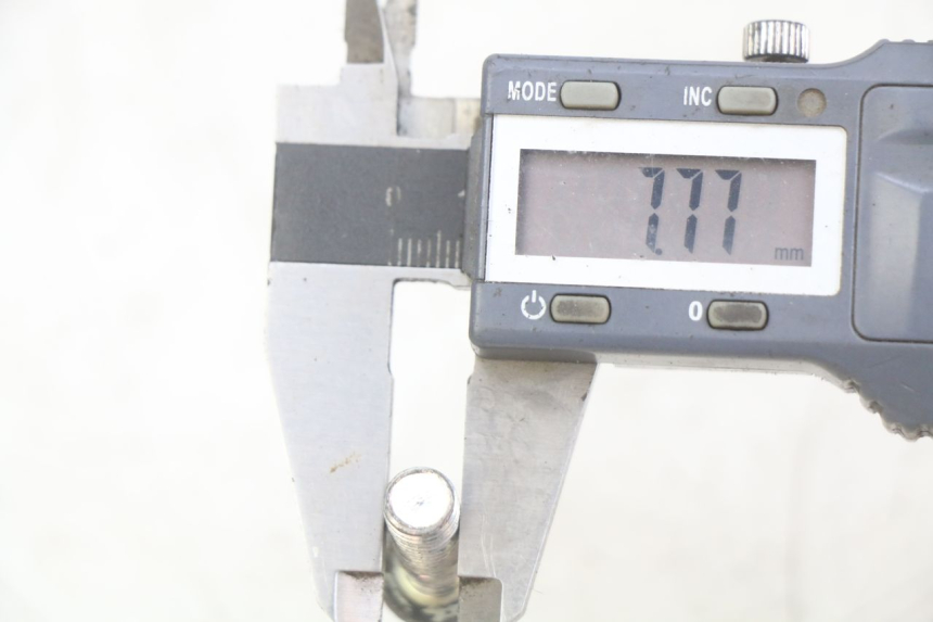 photo de BREMSSCHEIBENBOLZEN PEUGEOT DJANGO 4T 50 (2014 - 2019) - Zoom auf Gebrauchszustand