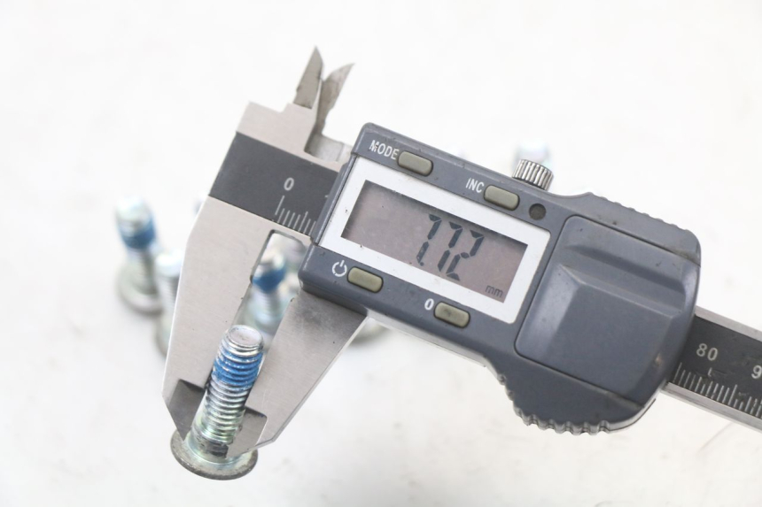 photo de BREMSSCHEIBENSCHRAUBE EBROH BRAVO GLE 1 (2020 - 2024) - Technische Nahaufnahme