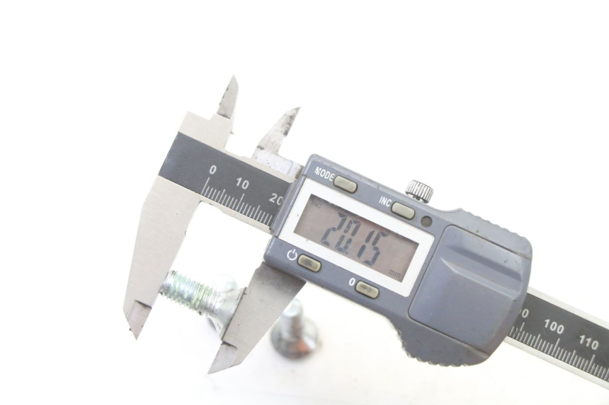 photo de BREMSSCHEIBENBEFESTIGUNGSSCHRAUBE PEUGEOT ELYSEO 125 (1999 - 2004) - Zoom auf Gebrauchszustand