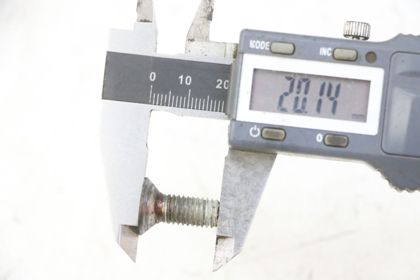 photo de BREMSSCHEIBENSCHRAUBE PEUGEOT ELYSTAR 50 (2002 - 2014) - Zoom auf Gebrauchszustand