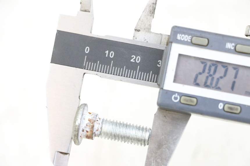 photo de BREMSSCHEIBENSCHRAUBE EUROCKA RETRO 50 (2007 - 2014) - Zoom auf Gebrauchszustand