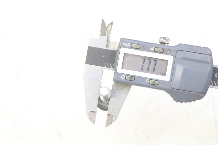 photo de BREMSSCHEIBENBEFESTIGUNGSSCHRAUBE HONDA FES PANTHEON 2T 125 (1998 - 2002) - Detailansicht des Bauteils