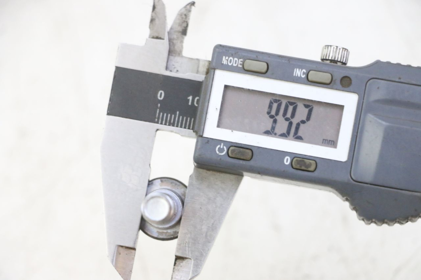 photo de BREMSSCHEIBENSCHRAUBE HONDA FES S-WING SWING ABS 125 (2007 - 2015) - Detailansicht des Bauteils