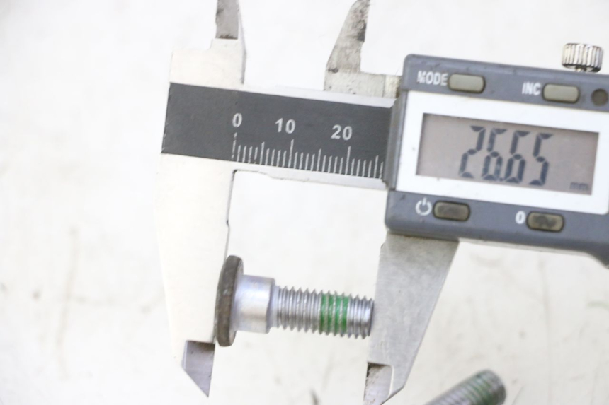 photo de BREMSSCHEIBENSCHRAUBE HONDA FES S-WING SWING ABS 125 (2007 - 2015) - Technische Nahaufnahme