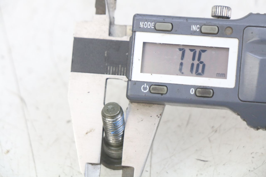 photo de BREMSSCHEIBENBEFESTIGUNGSSCHRAUBE SYM FIDDLE 3 III 125 (2014 - 2020) - Zoom auf Gebrauchszustand