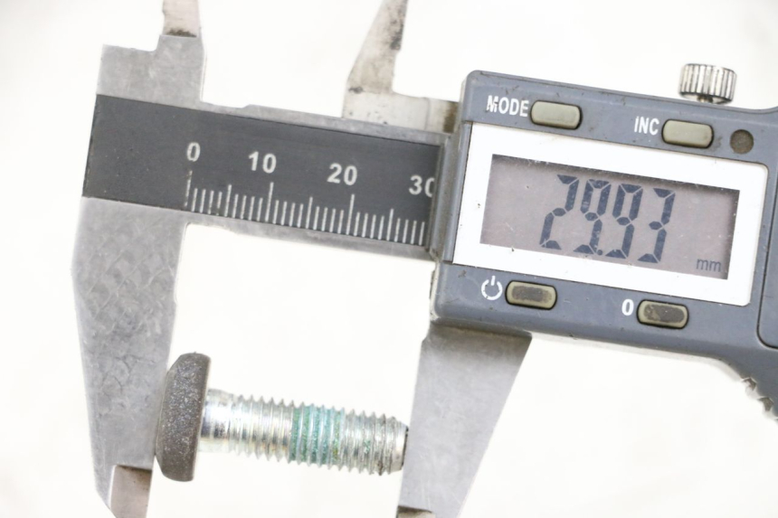 photo de BREMSSCHEIBENSCHRAUBE MBK FLAME X 125 (2007 - 2016) - Zoom auf Gebrauchszustand