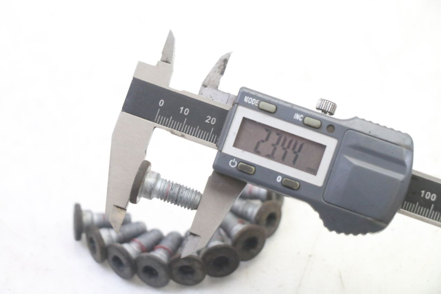 photo de BREMSSCHEIBENSCHRAUBE BMW G310 R 310 (2016 - 2020) - Zoom auf Gebrauchszustand