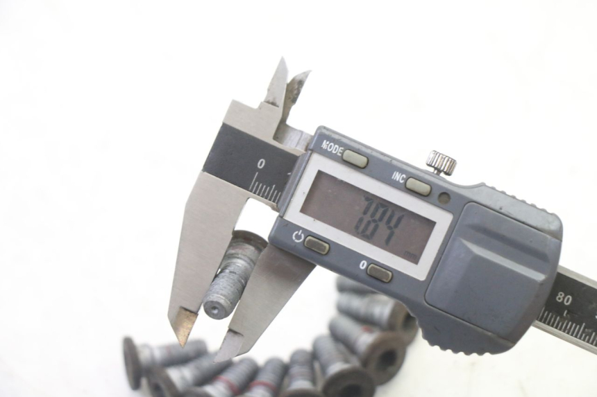 photo de BREMSSCHEIBENSCHRAUBE BMW G310 R 310 (2016 - 2020) - Alternative Perspektive