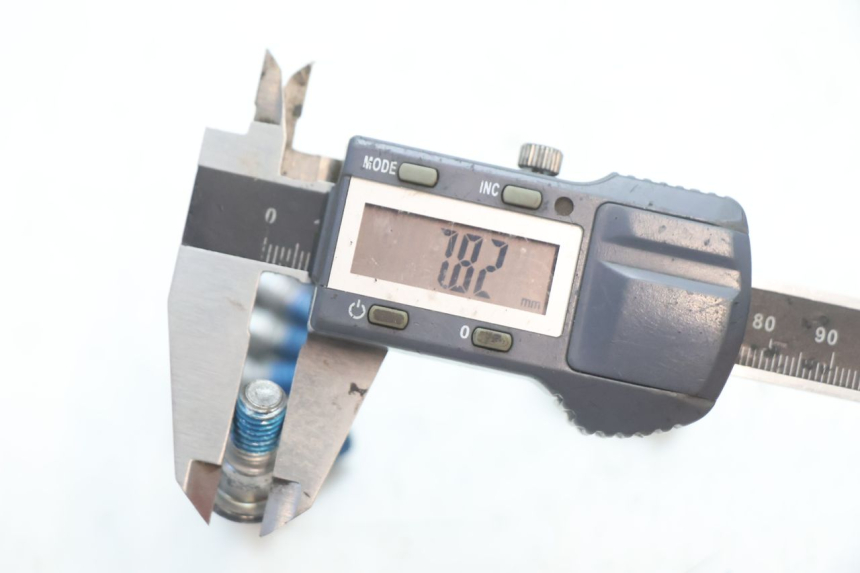 photo de BREMSSCHEIBENSCHRAUBE SUZUKI GSR 600 (2005 - 2012) - Zoom auf Gebrauchszustand