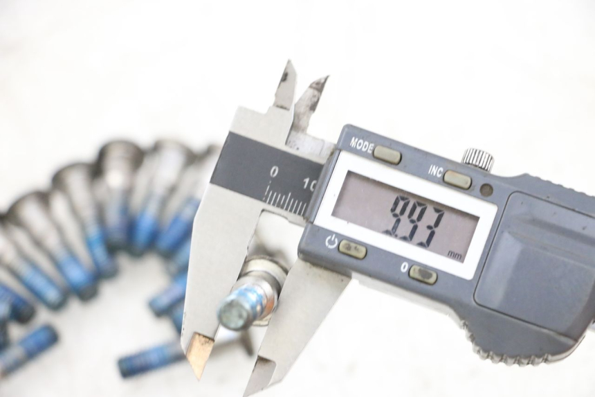 photo de BREMSSCHEIBENSCHRAUBE SUZUKI GSXR GSX-R 1000 (2003 - 2004) - Detailansicht des Bauteils