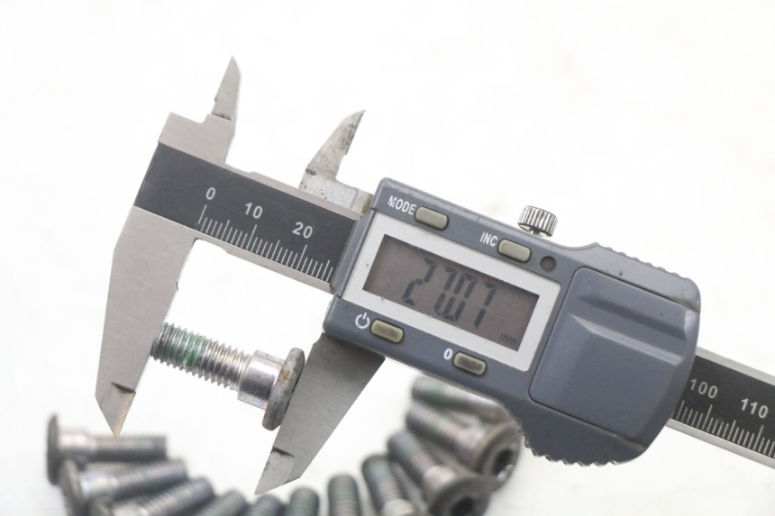 photo de BREMSSCHEIBENSCHRAUBE HONDA CBR F 1000 (1993 - 1996) - Zoom auf Gebrauchszustand