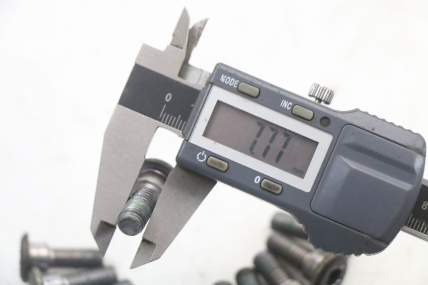 photo de BREMSSCHEIBENSCHRAUBE HONDA CBR F 1000 (1993 - 1996) - Alternative Perspektive