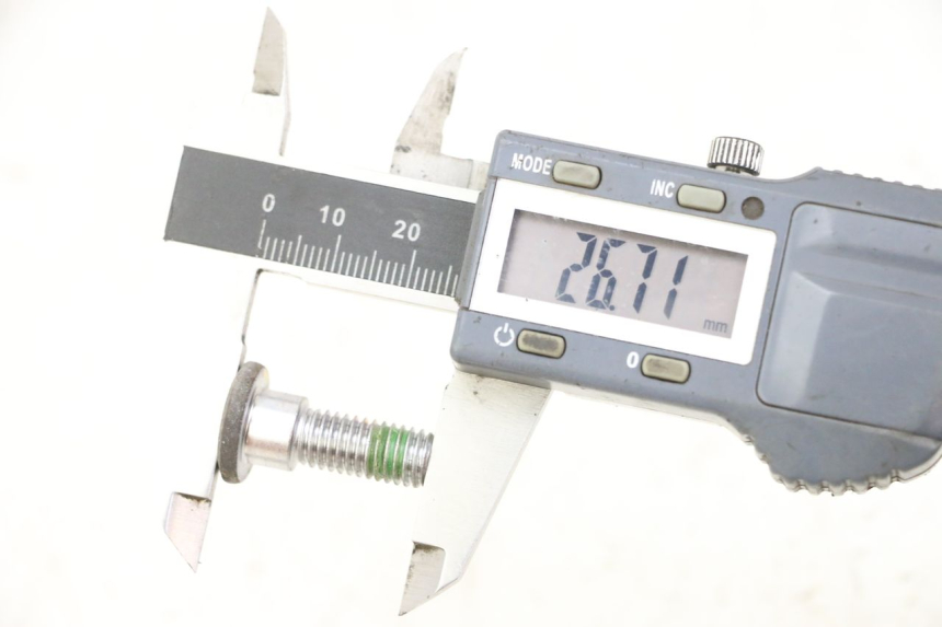 photo de BREMSSCHEIBENSCHRAUBE HONDA FES S-WING SWING ABS 125 (2007 - 2015) - Zoom auf Gebrauchszustand