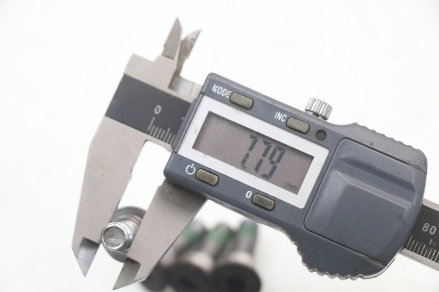 photo de BREMSSCHEIBENSCHRAUBE HONDA NES AROBASE 125 (2000 - 2003) - Alternative Perspektive