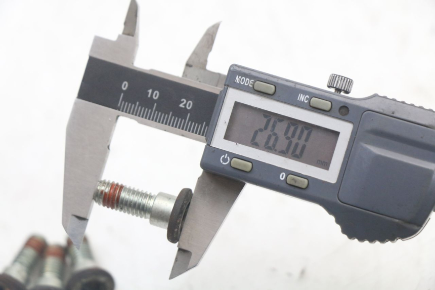 photo de BREMSSCHEIBENBEFESTIGUNGSSCHRAUBE HONDA PCX (JF28) 125 (2009 - 2011) - Alternative Perspektive