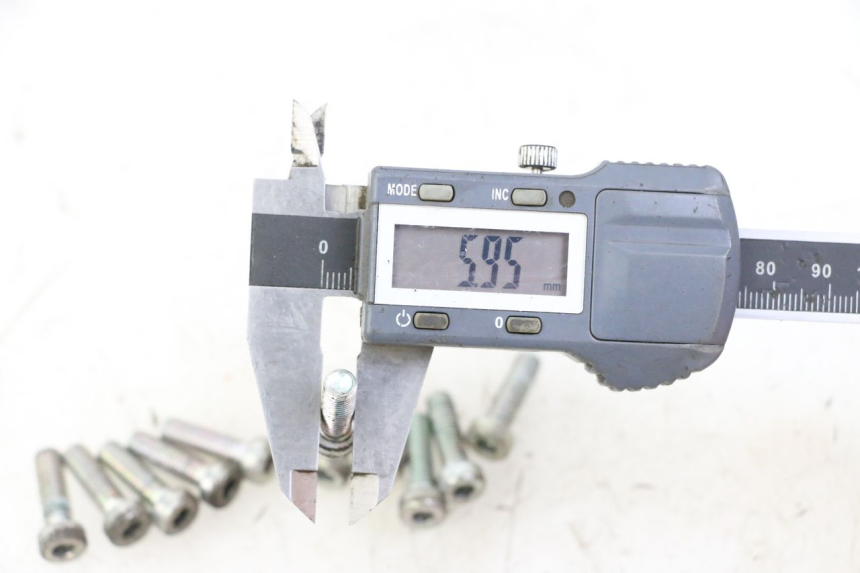 photo de BREMSSCHEIBENSCHRAUBE KEEWAY K-LIGHT KLIGHT 125 (2018 - 2025) - Zoom auf Gebrauchszustand