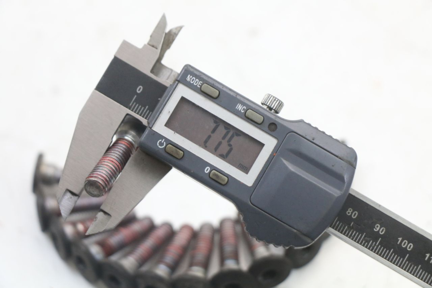 photo de BREMSSCHEIBENSCHRAUBE KAWASAKI ZR7 ZR-7 S 750 (1999 - 2004) - Alternative Perspektive