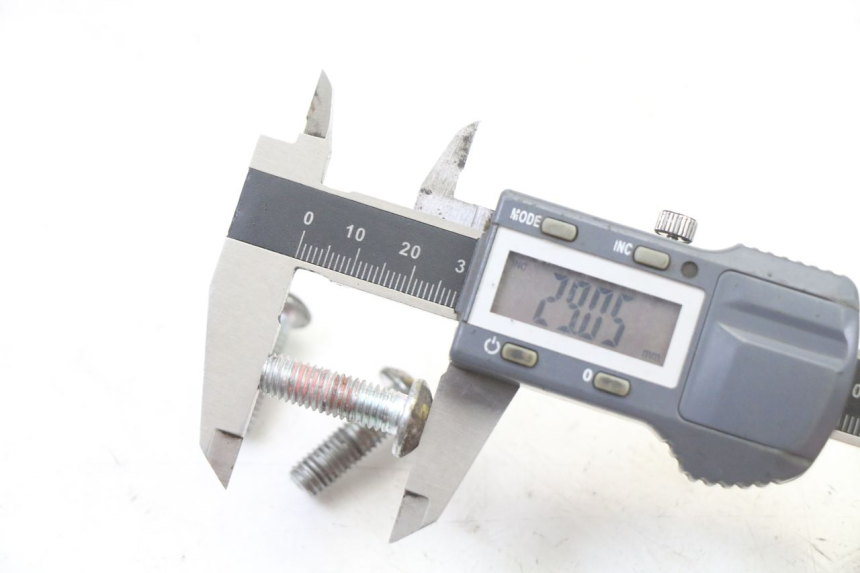 photo de BREMSSCHEIBENSCHRAUBE PEUGEOT KISBEE 2T 50 (2018 - 2022) - Alternative Perspektive