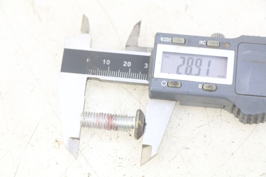 photo de BREMSSCHEIBENBEFESTIGUNGSSCHRAUBE PEUGEOT KISBEE 4T 50 (2018 - 2022) - Zoom auf Gebrauchszustand